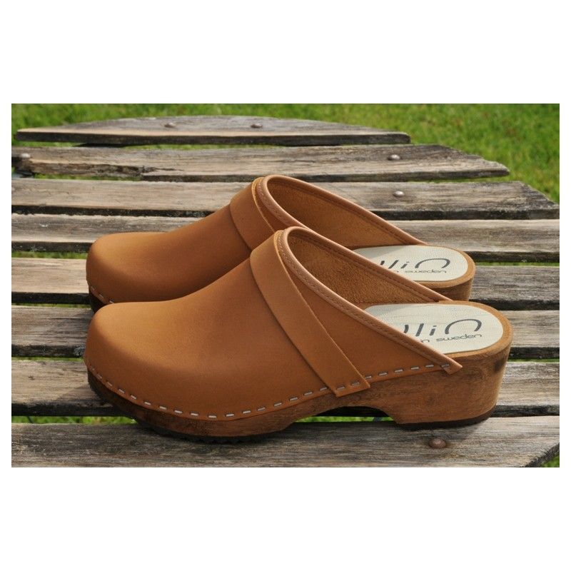 sabots bois et cuir artisanal