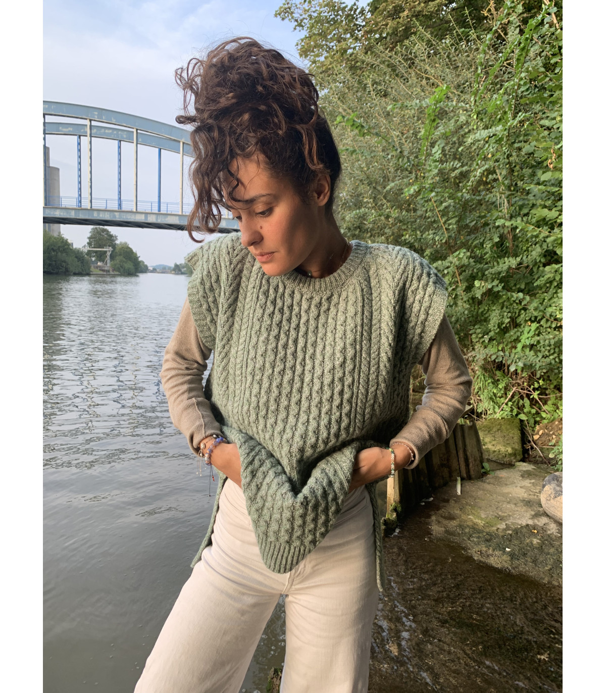sleeveless cream jumper